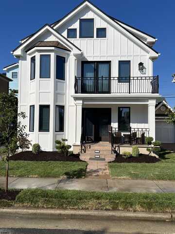 13 Clermont Ave, Margate City, NJ 08402