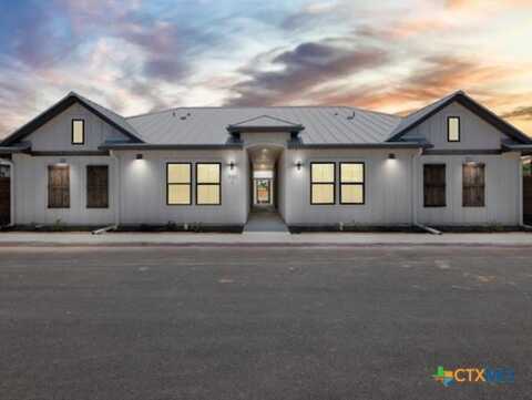 930 S Eagle Street, Fredericksburg, TX 78624
