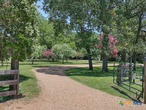 1037 Noll Road, Meyersville, TX 77974