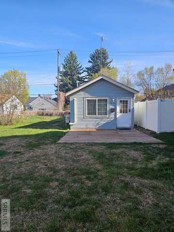 415 8th Street, Idaho Falls, ID 83401