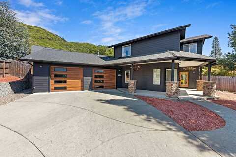 1507 R J Drive, Grants Pass, OR 97526