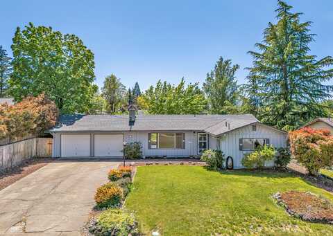 204 Princess Way, Central Point, OR 97502