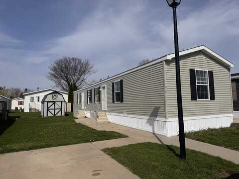 218 Patricia Blvd., White Lake, MI 48386