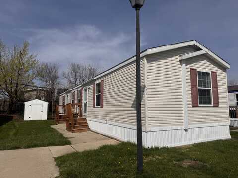 71 Suzanne Blvd., White Lake, MI 48386