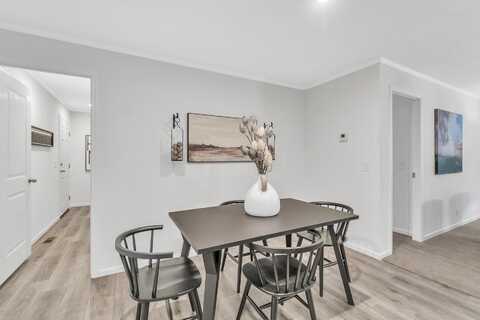 11 Kate St, Boyne City, MI 49712