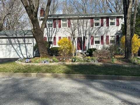 40 Newcastle Drive, Warwick, RI 02818