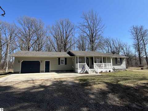 8948 N Chippewa Road, Coleman, MI 48618