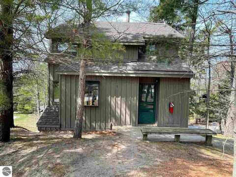 1 Hawks Nest, Glen Arbor, MI 49636