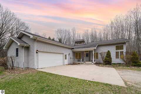11300 Alfreds Way, Riverdale, MI 48877