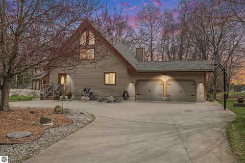 2000 Granada Court, Weidman, MI 48893