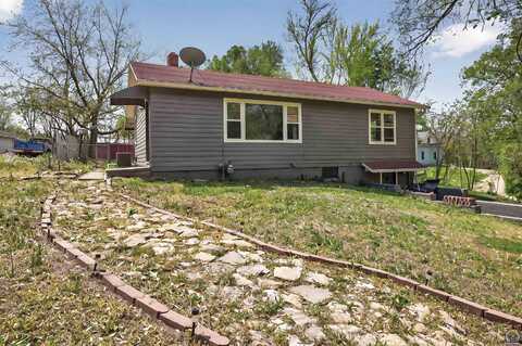935 NW Menninger RD, Topeka, KS 66618