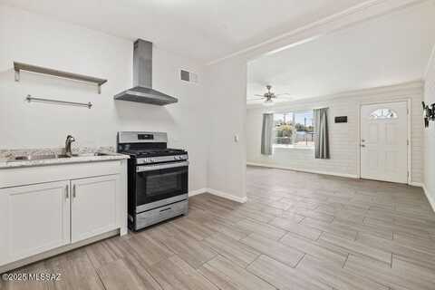 3231 E Halcyon Place, Tucson, AZ 85716