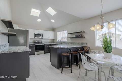5064 W Warbler Street, Tucson, AZ 85742