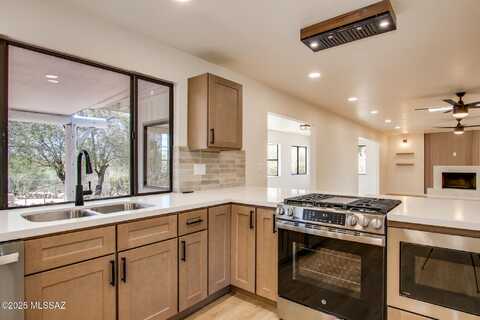 1700 S Ceylon Place, Tucson, AZ 85748