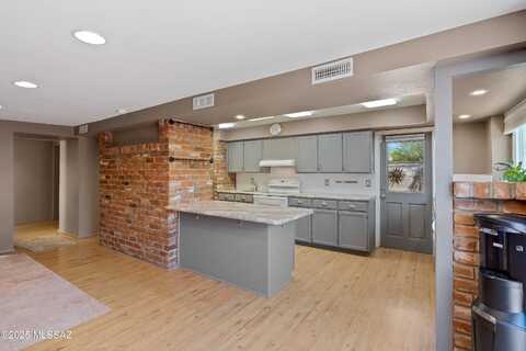 3202 W Calle Cereza, Tucson, AZ 85741