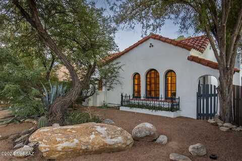 2422 E 1St Street, Tucson, AZ 85719
