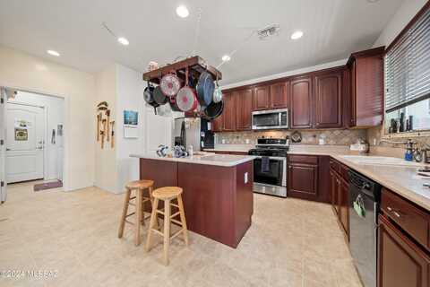 11011 E Pima Creek Drive, Vail, AZ 85641