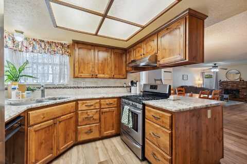 1045 Clover Lane, Hanford, CA 93230