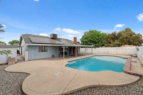 1045 Clover Lane, Hanford, CA 93230