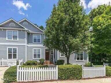 105 Summit Oaks Lane, Holly Springs, NC 27540