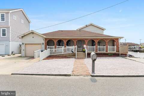 8 N CAPTAINS DRIVE, TUCKERTON, NJ 08087
