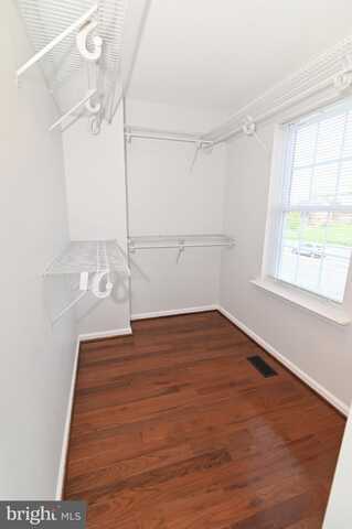 5012 SILVER HILL ROAD, SUITLAND, MD 20746