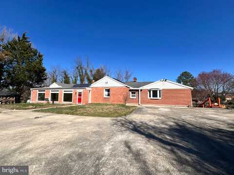 301 LOUREIRO LANE, OXON HILL, MD 20745