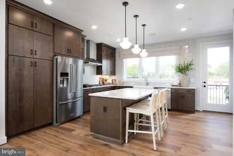 2610 OAKVILLE STREET, ALEXANDRIA, VA 22301