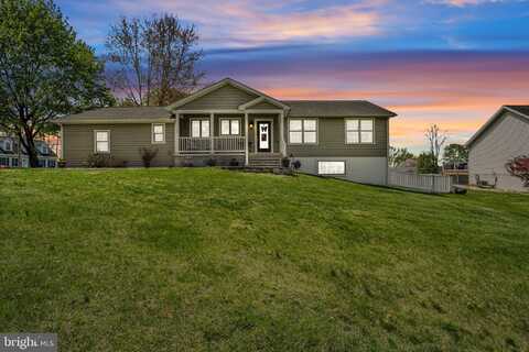 6 CURTIS DRIVE, EAST BERLIN, PA 17316