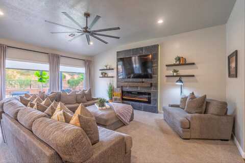 658 N Sage Crest DR, Washington, UT 84780