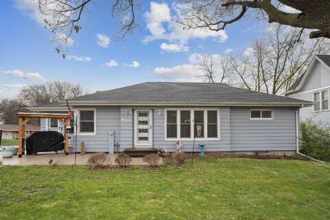 541 E Fayette Street, Denver, IA 50622