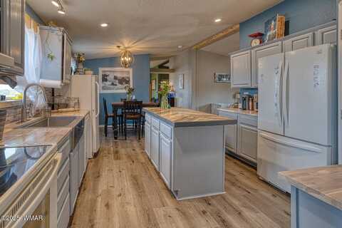 6648 Songbird Lane, Show Low, AZ 85901