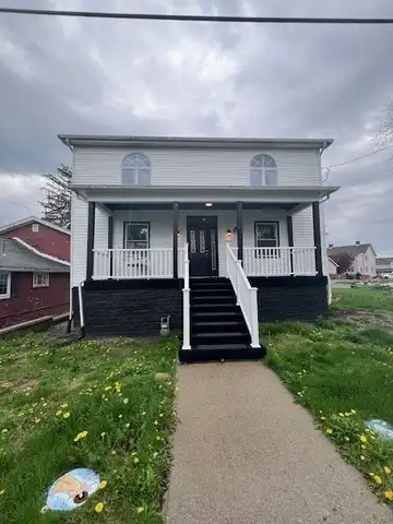 126 N Hitchman St, Mount Pleasant, PA 15666