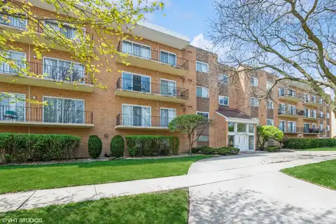 9620 S. Komensky Avenue, Oak Lawn, IL 60453