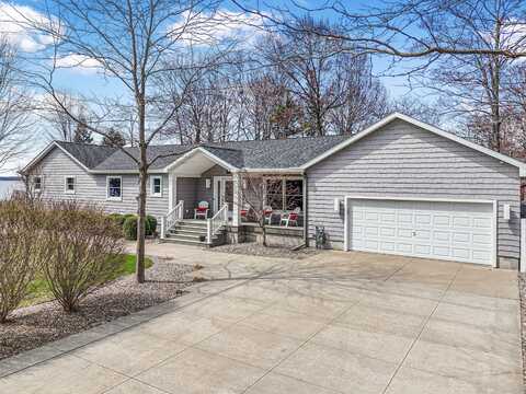 110 INDIAN AVENUE, HOUGHTON LAKE, MI 48629