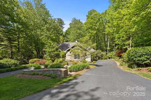 137 Berry Creek Drive, Flat Rock, NC 28731