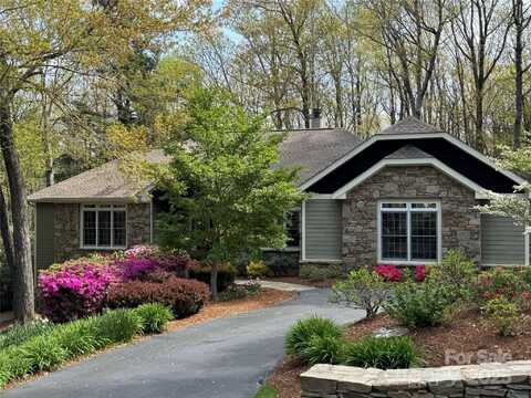 137 Berry Creek Drive, Flat Rock, NC 28731