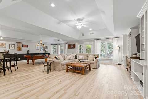 18730 Floyd Court, Davidson, NC 28036
