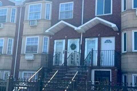 Dean, BROOKLYN, NY 11233