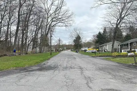Maxwell, YORKTOWN HEIGHTS, NY 10598