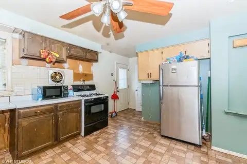 Kathleen, CHICAGO HEIGHTS, IL 60411