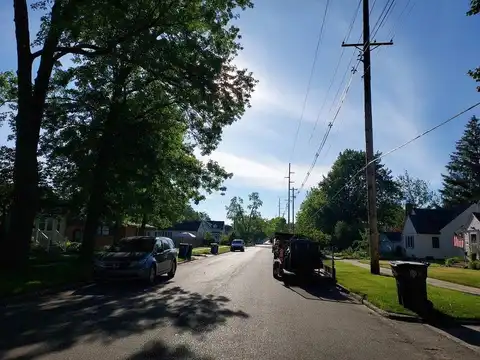 22Nd, HOLLAND, MI 49423
