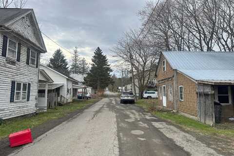 Moss, NEW BERLIN, NY 13411