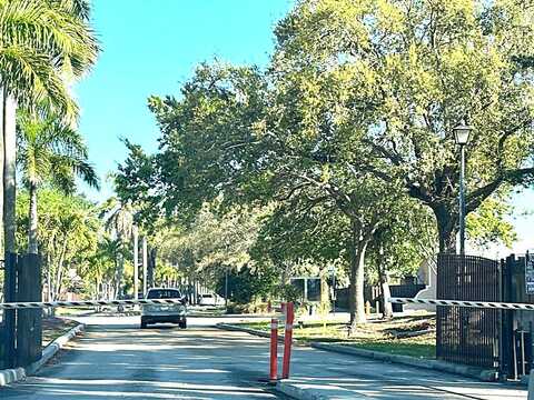Sw 153 Ct, Miami, FL 33185