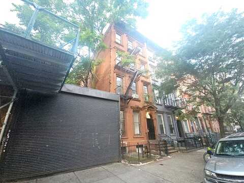 E 119 St, New York, NY 10035
