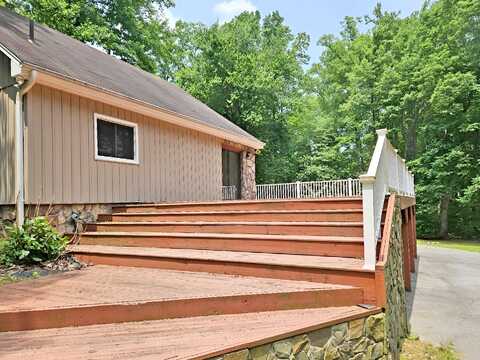 Brookledge, ROCKY MOUNT, VA 24151
