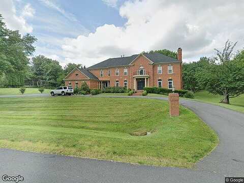 Dara, GREAT FALLS, VA 22066