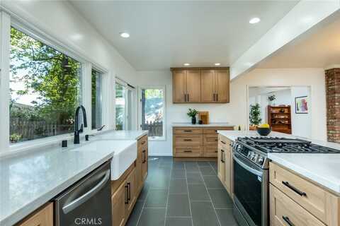 5874 Freeman Avenue, La Crescenta, CA 91214