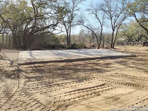 Gayle, POTEET, TX 78065