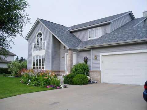 Jennings Cove, MOUND, MN 55364